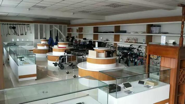 人辅助器具展示厅主要为残疾人提供医疗,教育,职业,社会等康复服务